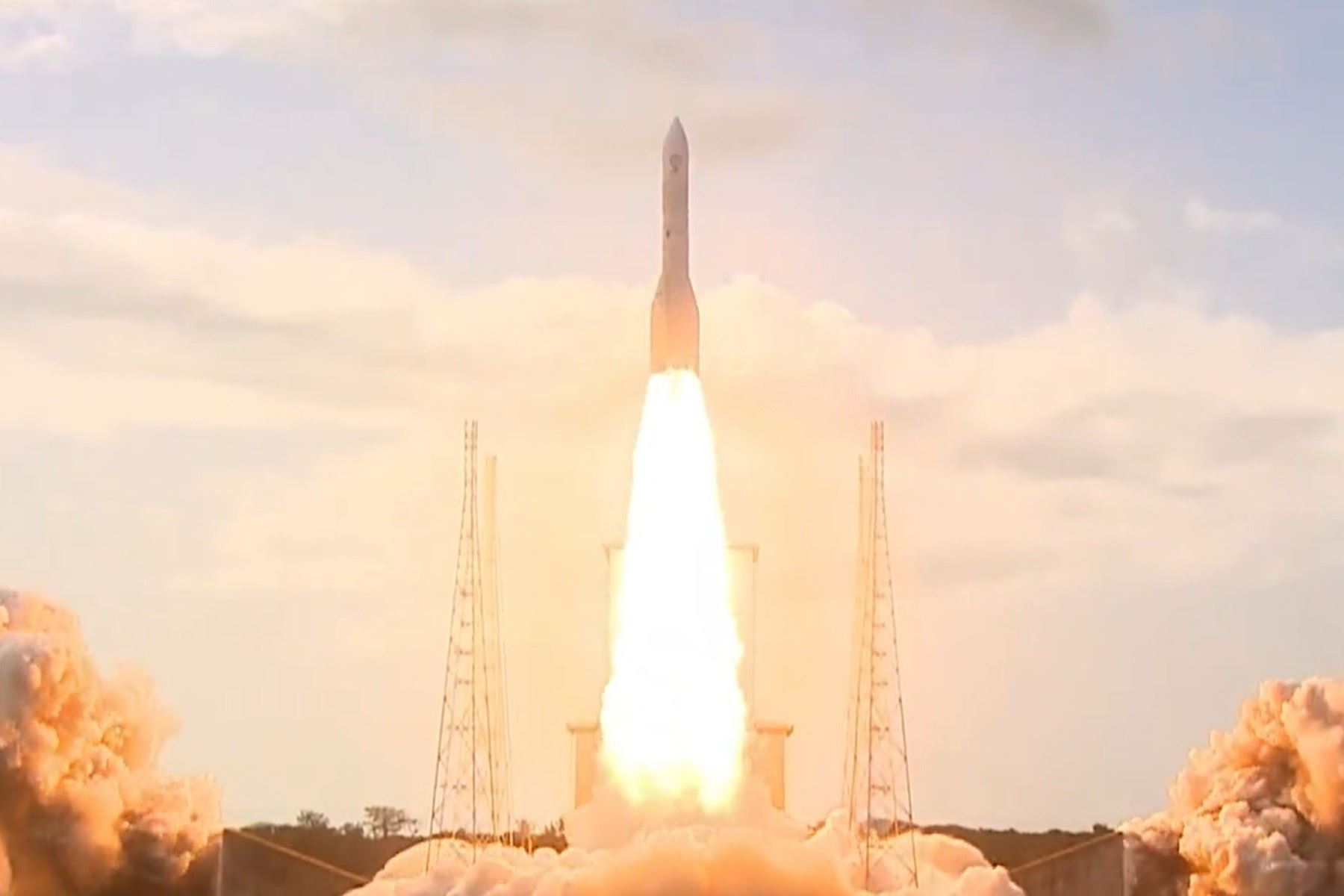 Así fue el lanzamiento del cohete Ariane 6 en su vuelo inaugural ...